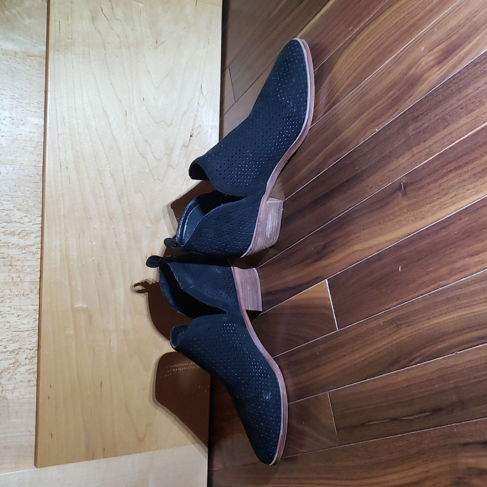 Nordstrom BP Perforated Black Bootie 7.5 Like new!